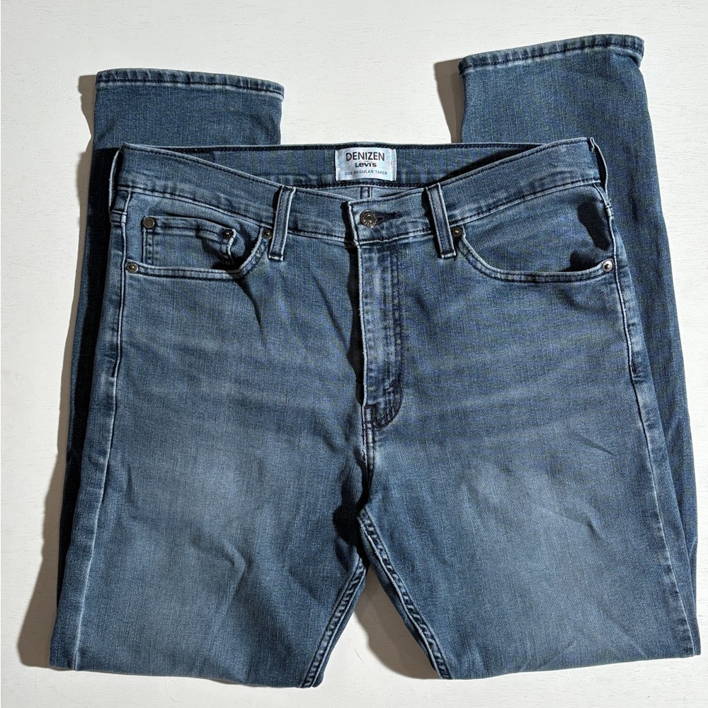 Denizen from Levi's Men's Classic Indigo Jeans